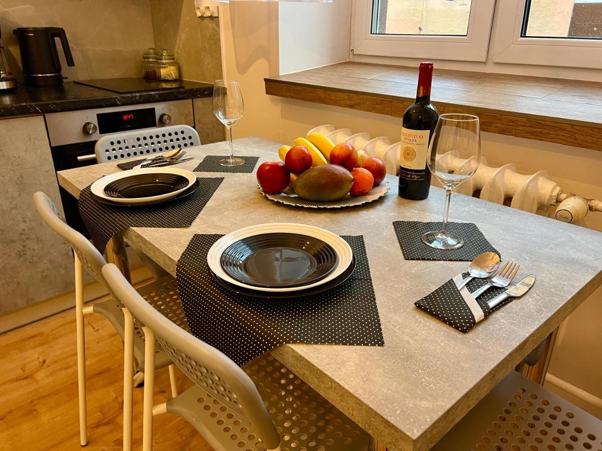 Apartamenty Koktajlove 凯尔采 外观 照片