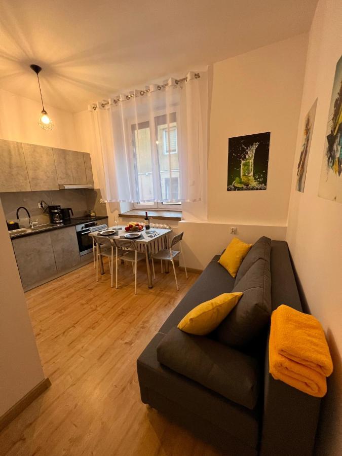 Apartamenty Koktajlove 凯尔采 外观 照片
