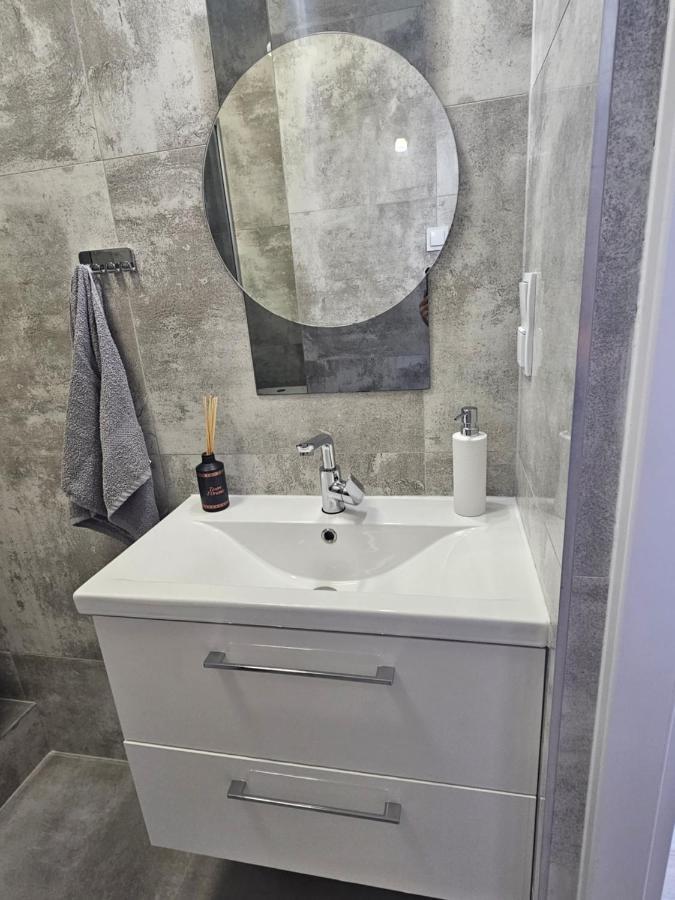 Apartamenty Koktajlove 凯尔采 外观 照片
